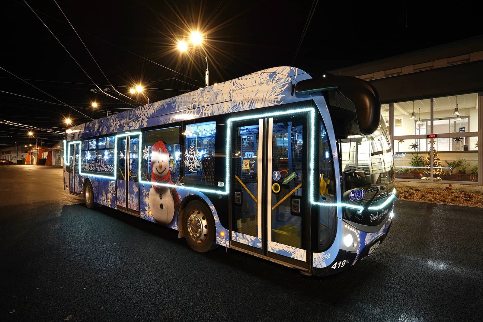 Linka 855 propojí Teplice a Ostravu přes Hradec Králové