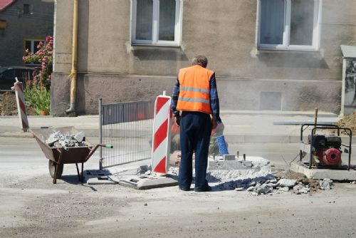 Foto: V dubnu začíná 12 dopravních staveb na krajských silnicích