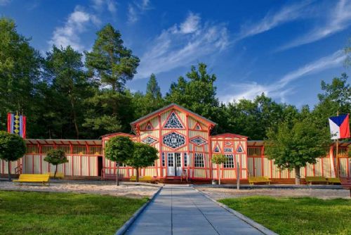 obrázek:Plovárna Dachova slaví 100 let: Koncert Buty a bohatý program