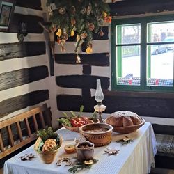 Roubenka v Železnici rozdává Betlémské světlo