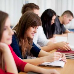 Středoškoláci v Česku lámají rekordy: Přes půl milionu díky zahraničním žákům