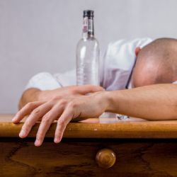 Alkohol na veřejnosti v Trutnově omezuje vyhláška