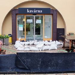 Hradecký kraj bojuje s povodněmi