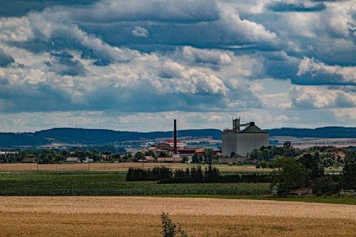 Foto: Cukrovar v Českém Meziříčí přechází na zemní plyn: snížení emisí a úspěch v číslech